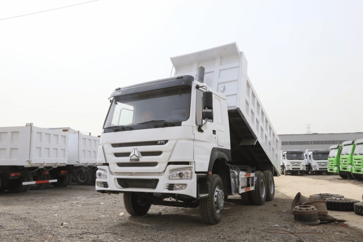 You are currently viewing HOWO 6X4 TIPPER